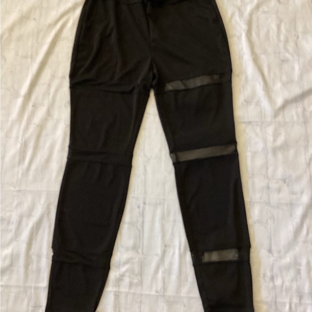 Mesh-Panel Leggings - Picture 3 of 5